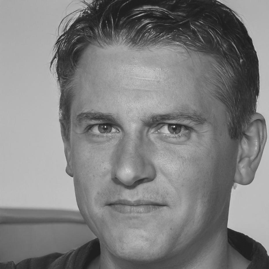 Instructor Ramiro Echeverría